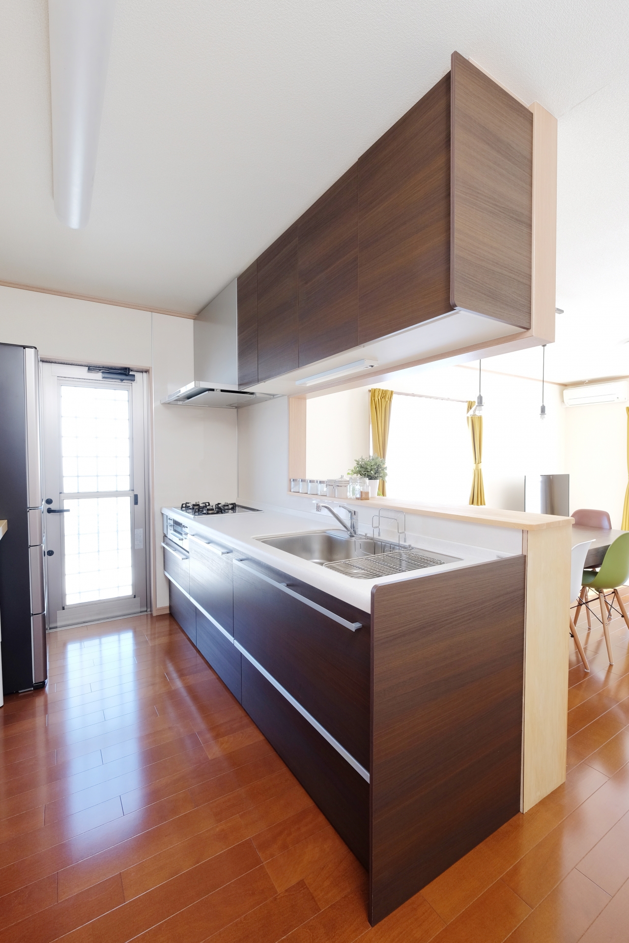 キッチンに便利な吊り戸棚を後付けしてお洒落にできる5つの秘訣